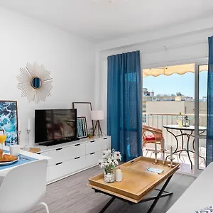  Apartamento Cozy Next To The And Center España